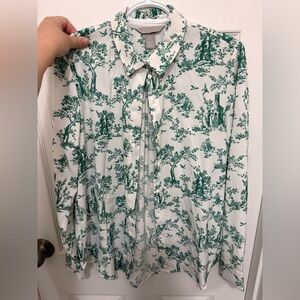 Floral green and white H&M top
